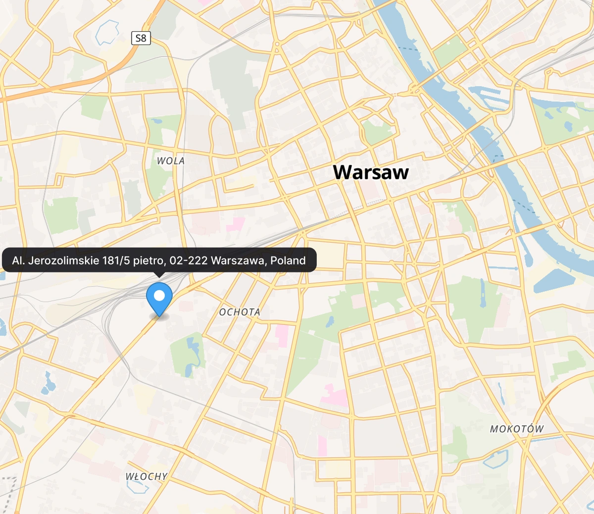 Nowoczesna mapa Warszawy z zaznaczonymi ulicami, dzielnicami, trasami komunikacyjnymi i miejskimi punktami orientacyjnymi, przedstawiona w przejrzystym i szczegółowym stylu nawigacyjnym.